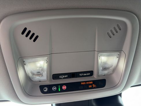 Used 2025 Chevrolet Malibu LT FWD image 23