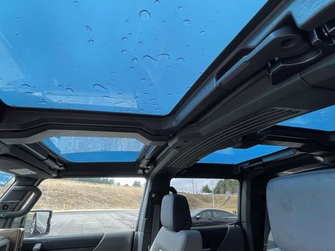 Used 2025 GMC Hummer EV 3X w/ LPO, Dark Essentials Package image 18