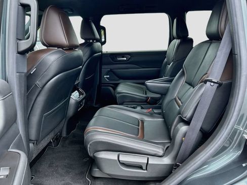 Certified 2025 Nissan Armada SL w/ Captain's Chari Seat Package AWD/4WD image 21