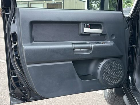 Used 2014 Toyota FJ Cruiser 4WD w/ Convenience Package image 13