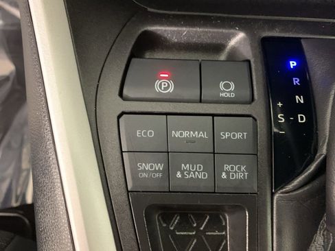 Used 2024 Toyota RAV4 LE AWD/4WD image 26