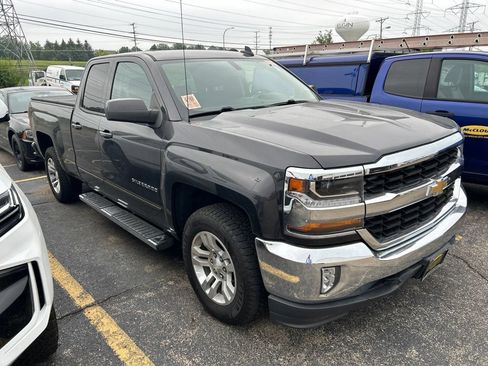 Used 2020 Chevrolet Silverado 1500 LT Trail Boss AWD/4WD image 2