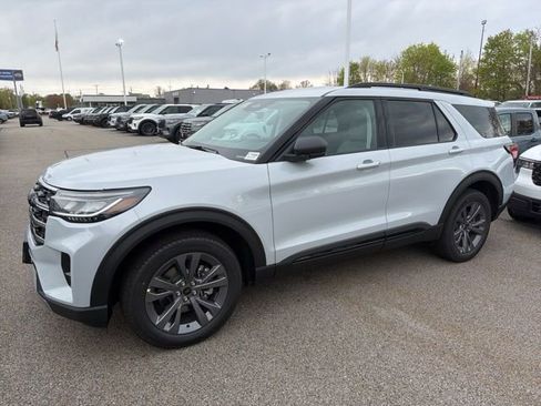 New 2026 Ford Explorer Active w/ Active Comfort Package AWD/4WD image 5