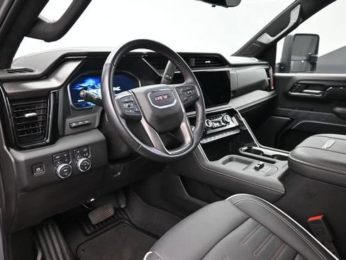 Used 2025 GMC Sierra 2500 AT4X AWD/4WD image 5