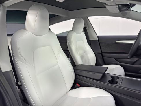 Used 2022 Tesla Model 3 image 36