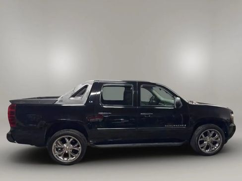 Used 2008 Chevrolet Avalanche LS w/ Convenience Package #1 image 2