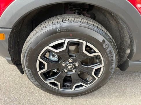 Certified 2025 Ford Bronco Sport Outer Banks w/ Outer Banks Tech Package+ AWD/4WD image 40