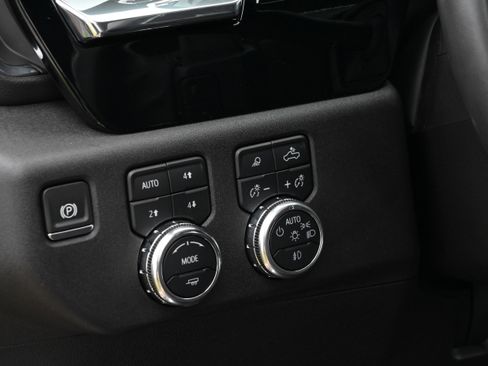 Used 2024 GMC Sierra 1500 Elevation w/ Preferred Package AWD/4WD image 27