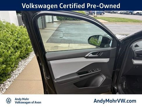 Used 2023 Volkswagen Taos SEL AWD/4WD image 13