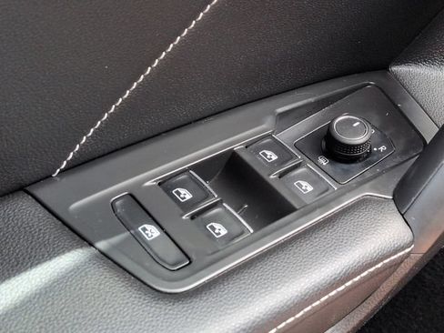 Used 2022 Volkswagen Tiguan SE R-Line FWD image 30