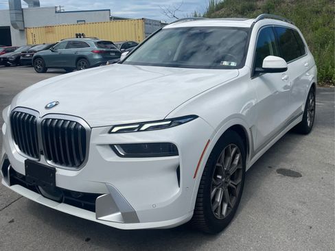 Used 2023 BMW X7 xDrive40i AWD/4WD image 2