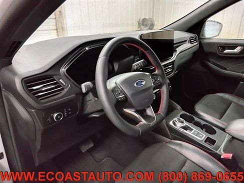Used 2025 Ford Escape ST-Line Select w/ Tech Pack #2 AWD/4WD image 11