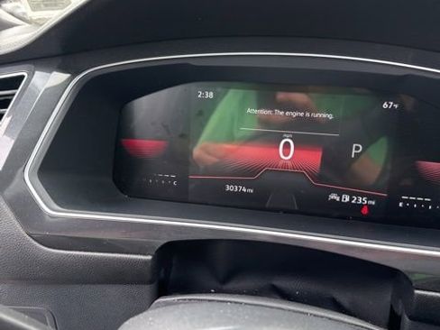 Certified 2023 Volkswagen Tiguan SE R-Line image 9