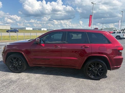 Used 2020 Jeep Grand Cherokee Altitude RWD image 8