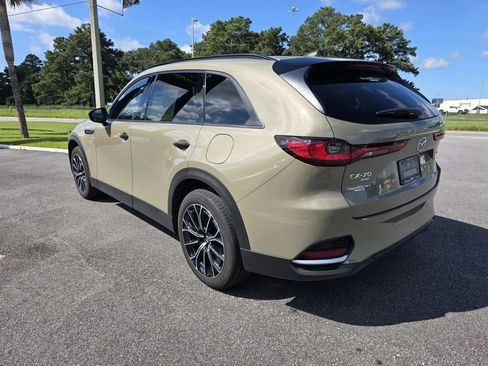 Certified 2025 MAZDA CX-70 Plug-In Hybrid w/ Premium Plus AWD/4WD image 4