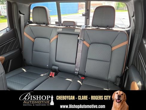 Used 2024 GMC Canyon AT4 w/ AT4 Premium Package AWD/4WD image 26