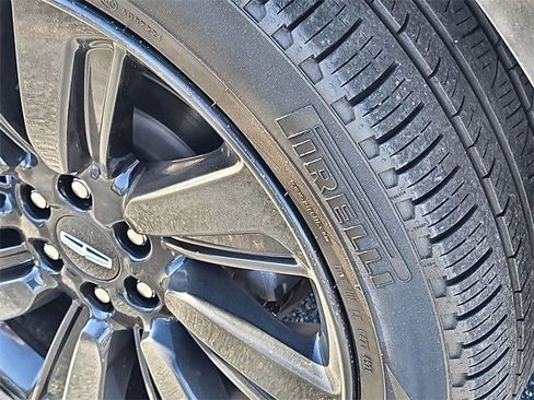 Used 2022 Lincoln Navigator Reserve image 13