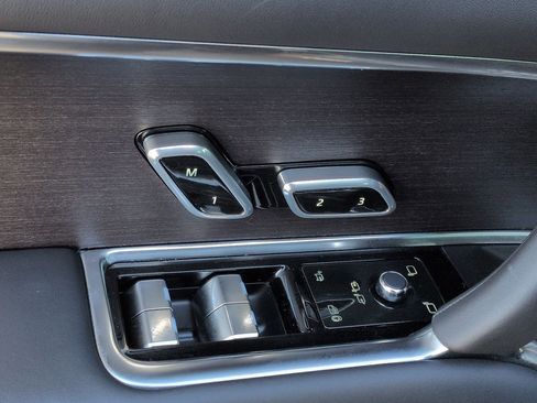 Certified 2025 Land Rover Range Rover Long Wheelbase SE image 21