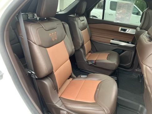 Used 2024 Ford Explorer King Ranch w/ Technology Package AWD/4WD image 30