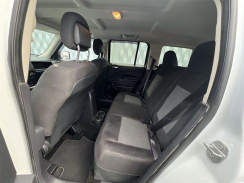 Used 2016 Jeep Patriot Sport image 20