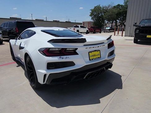 Used 2026 Chevrolet Corvette Z06 w/ Stealth Interior Trim Package RWD image 7