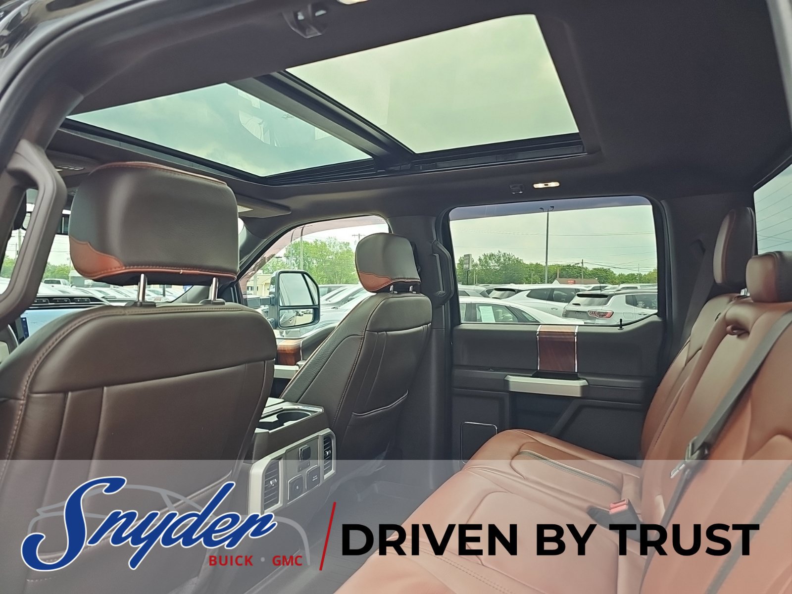 Used 2022 Ford F350 King Ranch w/ King Ranch Ultimate Package AWD/4WD image 25