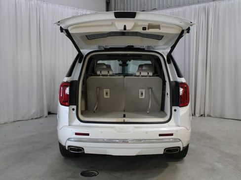 Used 2022 GMC Acadia Denali w/ Denali Technology Package FWD image 36