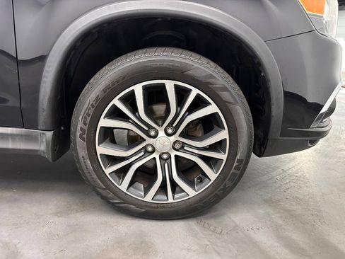 Used 2019 Mitsubishi Outlander Sport ES FWD image 16