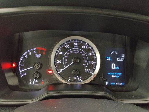 Used 2021 Toyota Corolla LE FWD image 23