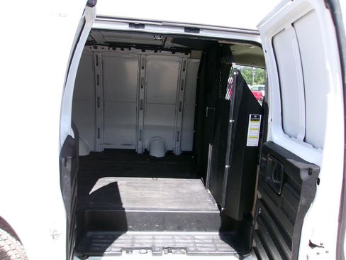 Used 2021 Chevrolet Express 2500 image 13
