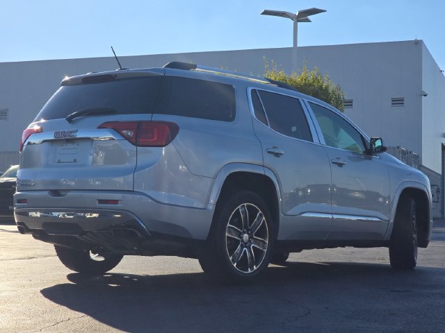 Used 2018 GMC Acadia Denali w/ Technology Package FWD image 16