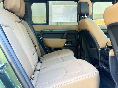 New 2026 Land Rover Defender 110 X-Dynamic SE image 30