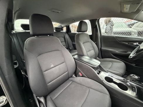Used 2017 Chevrolet Malibu LT image 21