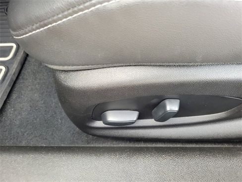 Used 2019 Chevrolet Camaro LT image 5