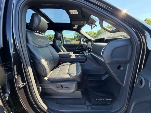 Used 2025 Ford Expedition Tremor AWD/4WD image 25