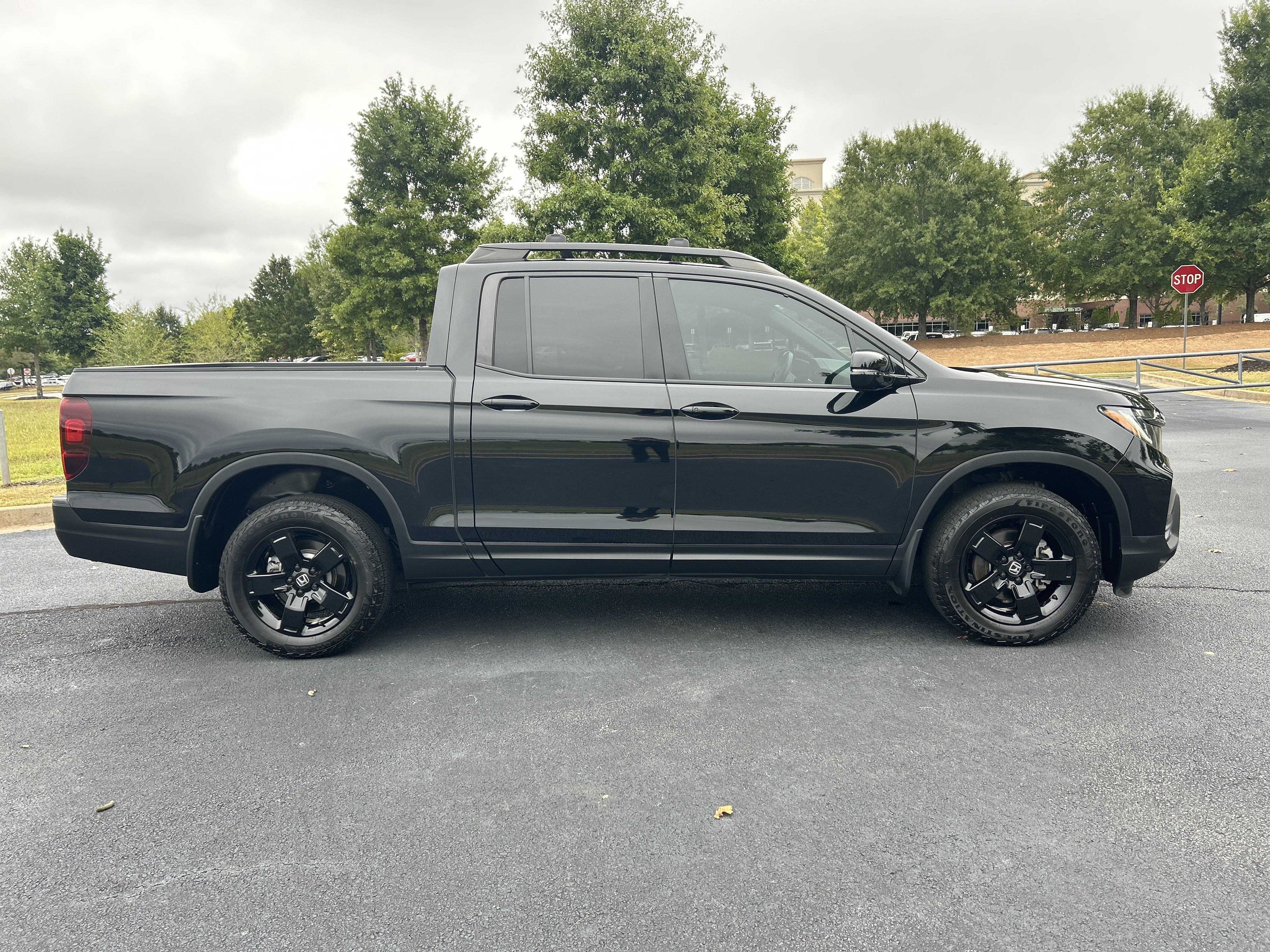 Certified 2024 Honda Ridgeline Black Edition image 10