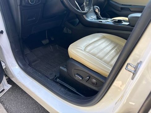 Used 2017 Ford Edge SEL w/ Equipment Group 201A AWD/4WD image 5