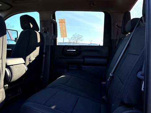 Used 2024 Chevrolet Silverado 2500 Custom w/ Custom Value Package image 16