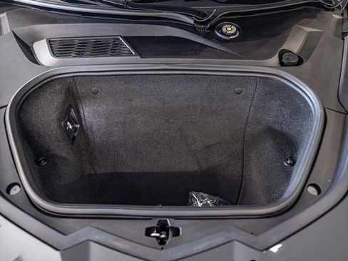 Used 2024 Chevrolet Corvette Stingray Preferred Cpe w/ Z51 Performance Package RWD image 5