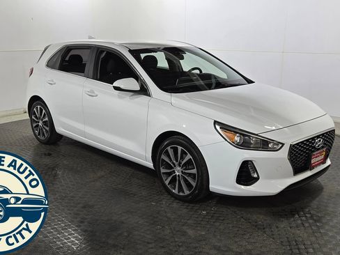 Used 2018 Hyundai Elantra GT FWD image 9