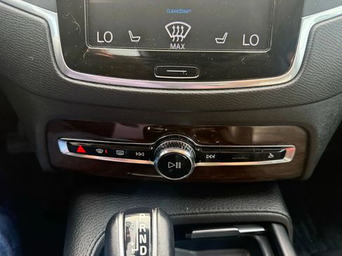 Used 2019 Volvo XC90 T6 Momentum w/ Protection Package Premier image 19