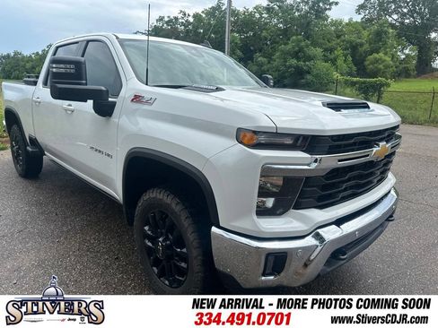 Used 2025 Chevrolet Silverado 2500 LT w/ All Star Edition AWD/4WD image 1
