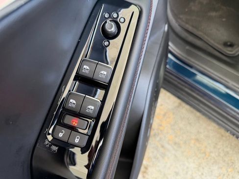 Used 2025 Jeep Wagoneer S Limited AWD/4WD image 40