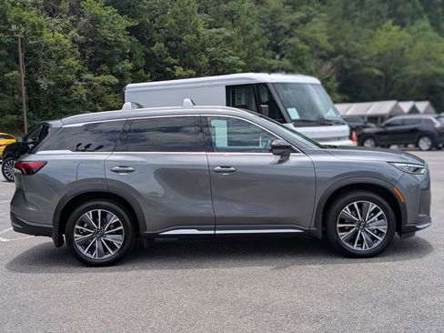 Used 2026 INFINITI QX60 Luxe w/ Cargo Package FWD image 10