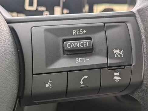 Used 2025 Nissan Kicks SV AWD/4WD image 10