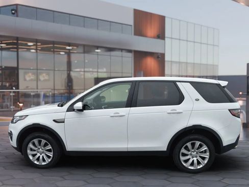 Used 2018 Land Rover Discovery Sport SE image 3