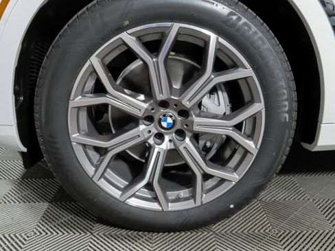 Used 2025 BMW X7 xDrive40i w/ Parking Assistance Package AWD/4WD image 29