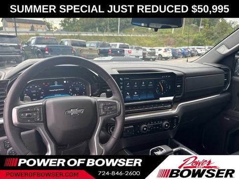 Used 2022 Chevrolet Silverado 1500 LT Trail Boss w/ LT Trail Boss Premium Package AWD/4WD image 3