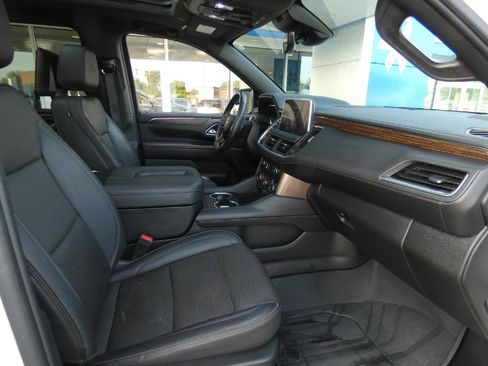 Certified 2024 Chevrolet Suburban High Country w/ Advanced Technology Package AWD/4WD image 19