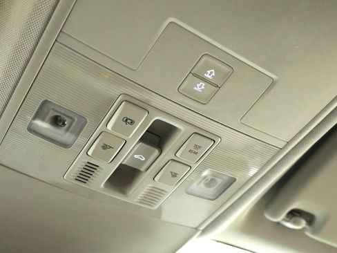 New 2026 Volkswagen Taos SE image 30